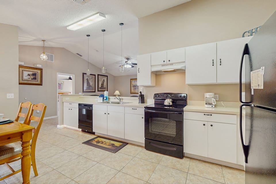 Condo, Multiple Beds, Pool Access, Pool View (Willow Breeze Villa) | Private kitchen