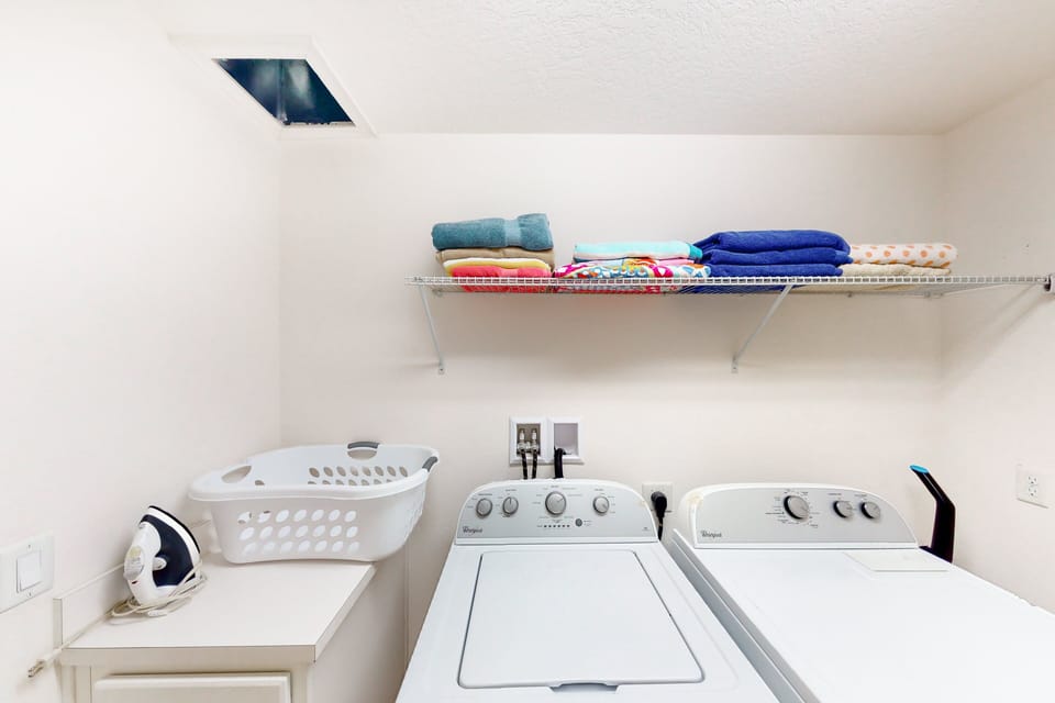 House, Multiple Beds, Pool Access, Pool View (Oakbourne Oasis) | Laundry