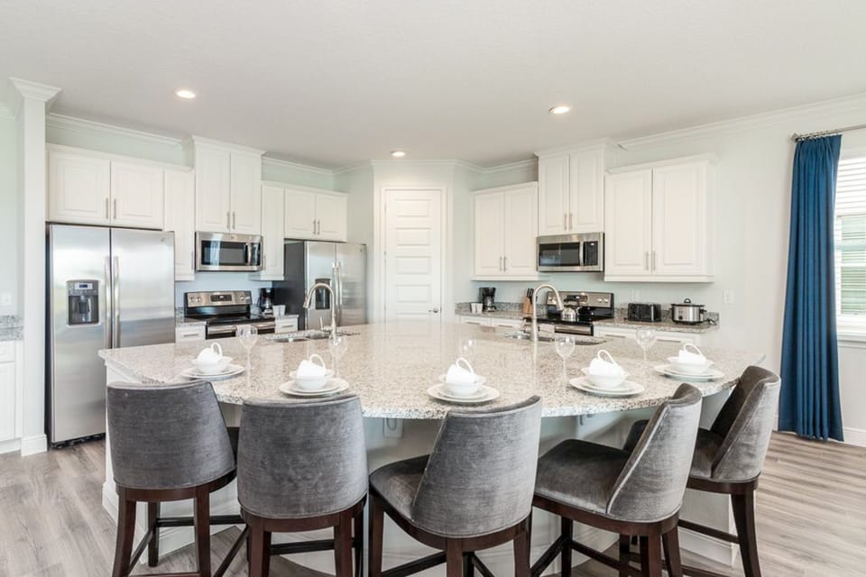 House, Multiple Beds, Pool Access, Pool View (Castle Getaway -Fairway Ridge Reunion) | Private kitchen
