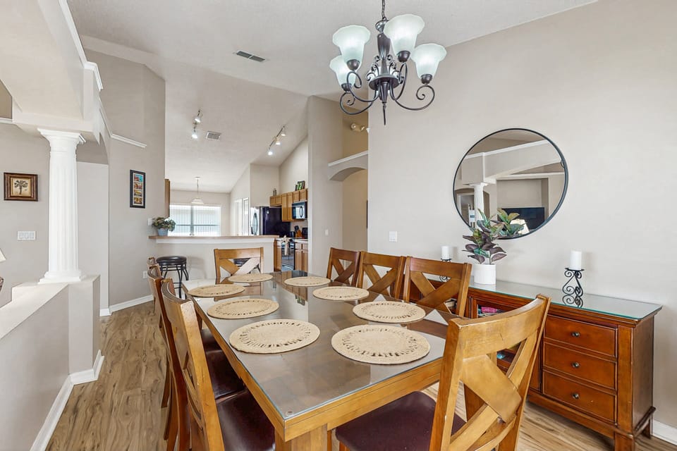 House, Multiple Beds, Pool Access, Pool View (Davenport Daydreams) | 4 bedrooms, individually decorated, individually furnished, bed sheets