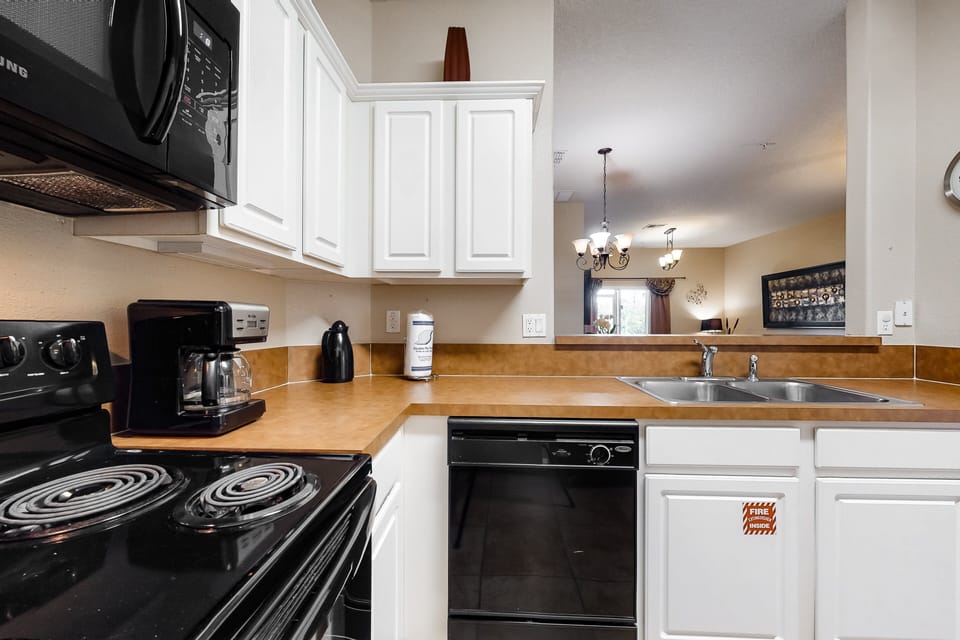 House, Multiple Beds, Pool Access, Pool View (Oakwater Getaways) | Private kitchen
