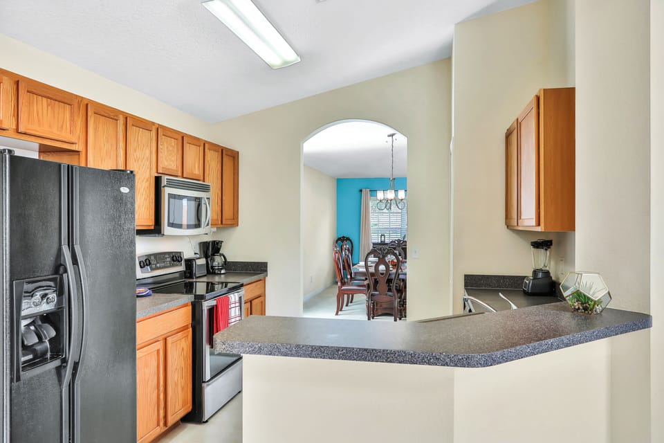House, Multiple Beds, Pool Access, Pool View (Daisys Delight at Watersong Resort) | Private kitchen