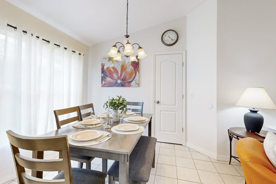 House, Multiple Beds, Pool Access, Pool View (Sundown Oasis) | 4 bedrooms, individually decorated, individually furnished, bed sheets