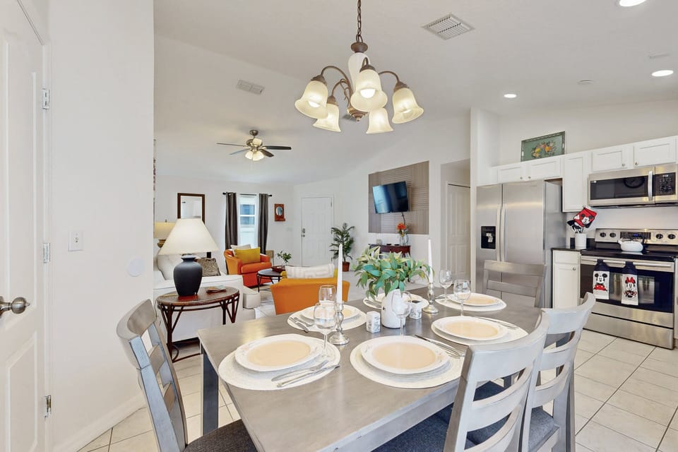 House, Multiple Beds, Pool Access, Pool View (Sundown Oasis) | 4 bedrooms, individually decorated, individually furnished, bed sheets