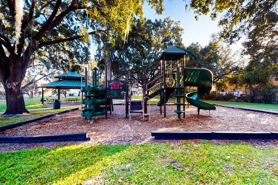 Dog-friendly Home With Shared Pool, Wifi, Central AC, and Private Washer/dryer House in Osceola County