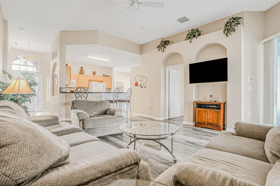 House, Multiple Beds, Pool Access, Pool View (Tower Lake Hideaway) | Living area