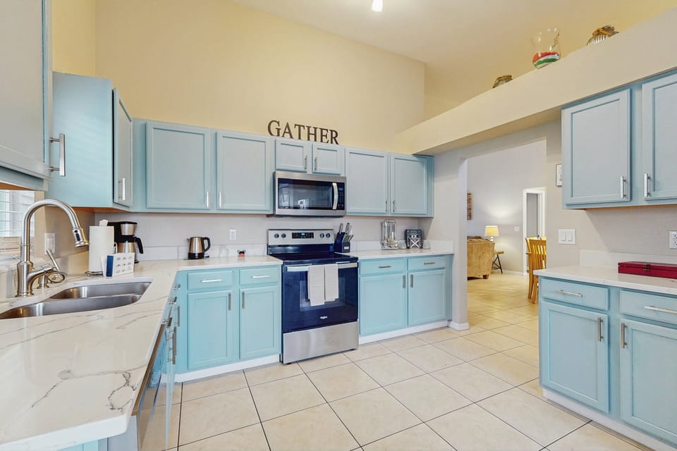 House, Multiple Beds, Pool Access, Pool View (Infinity & Beyond) | Private kitchen