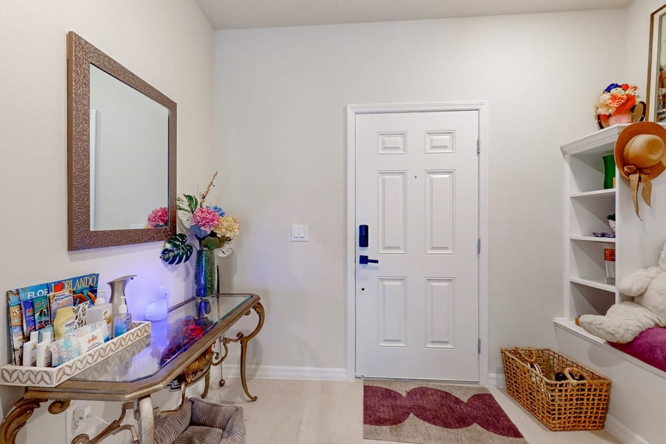 House, Multiple Beds, Pool Access, Pool View (Sunny Haven Retreat - Windsor Island) | Interior
