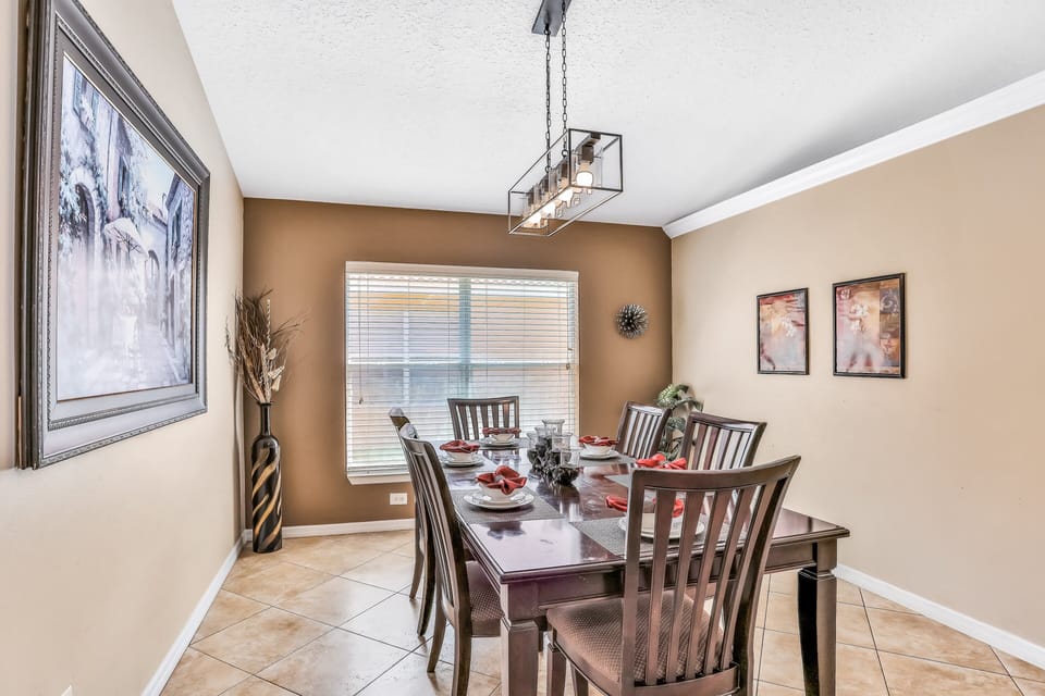 House, Multiple Beds, Pool Access, Pool View (Davenport Spacious Family Retreat) | 4 bedrooms, individually decorated, individually furnished, bed sheets