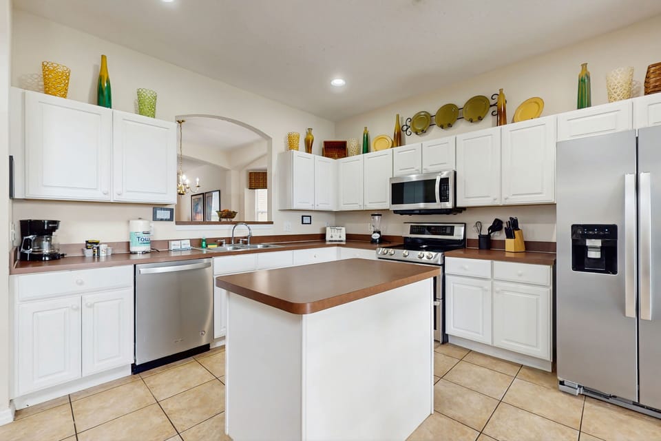 Condo, Multiple Beds, Pool Access, Pool View (La Isla Paradise) | Private kitchen