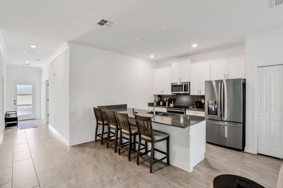 House, Multiple Beds, Pool Access, Pool View (Epic Retreat) | Private kitchen