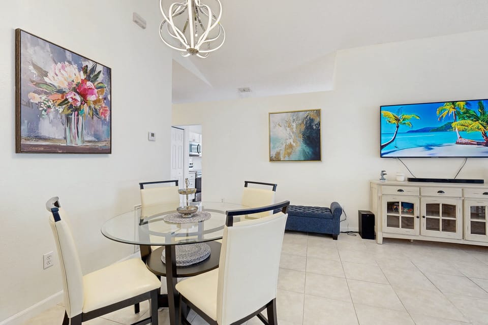 House, Multiple Beds, Pool Access, Pool View (Winding Water Oasis) | 5 bedrooms, individually decorated, individually furnished, bed sheets