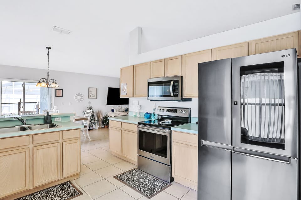House, Multiple Beds, Pool Access, Pool View (Kissimmee's Magic Retreat) | Private kitchen