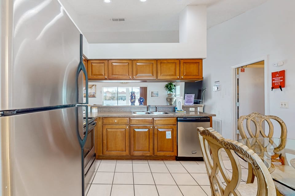 House, Multiple Beds, Pool Access, Pool View (Davenport Delight) | Private kitchen