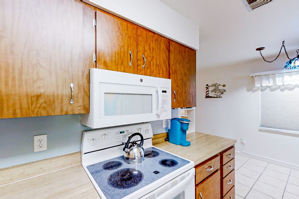 House, Multiple Beds, Kitchen (Canal Carnival) | Private kitchen
