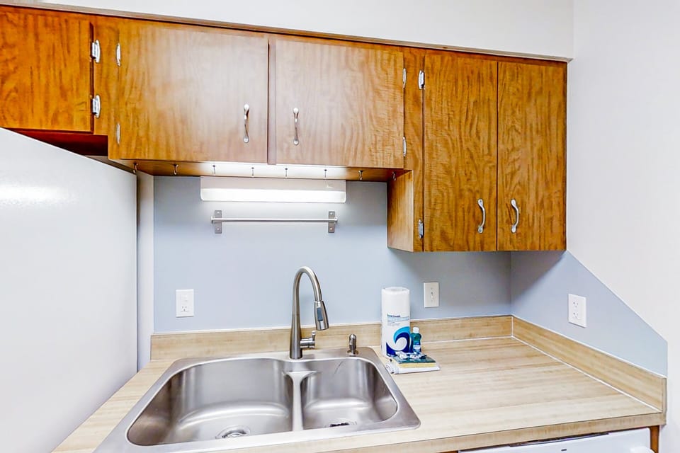 House, Multiple Beds, Kitchen (Canal Carnival) | Private kitchen