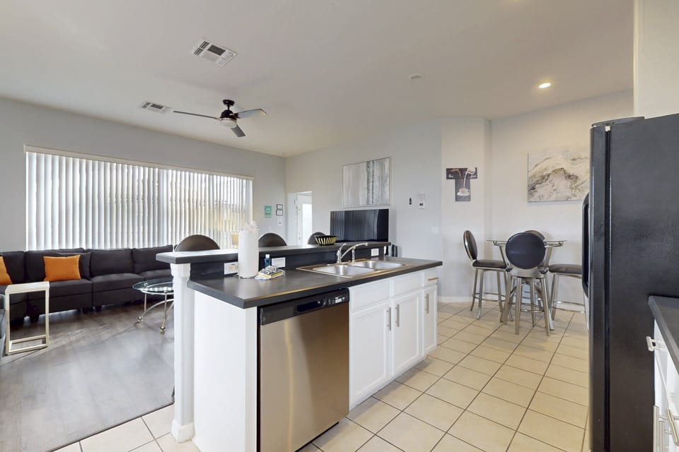 House, Multiple Beds, Pool Access, Pool View (Davenport Dream) | Interior