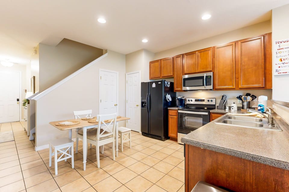 House, Multiple Beds, Pool Access, Pool View (Heavenly Oasis) | Private kitchen