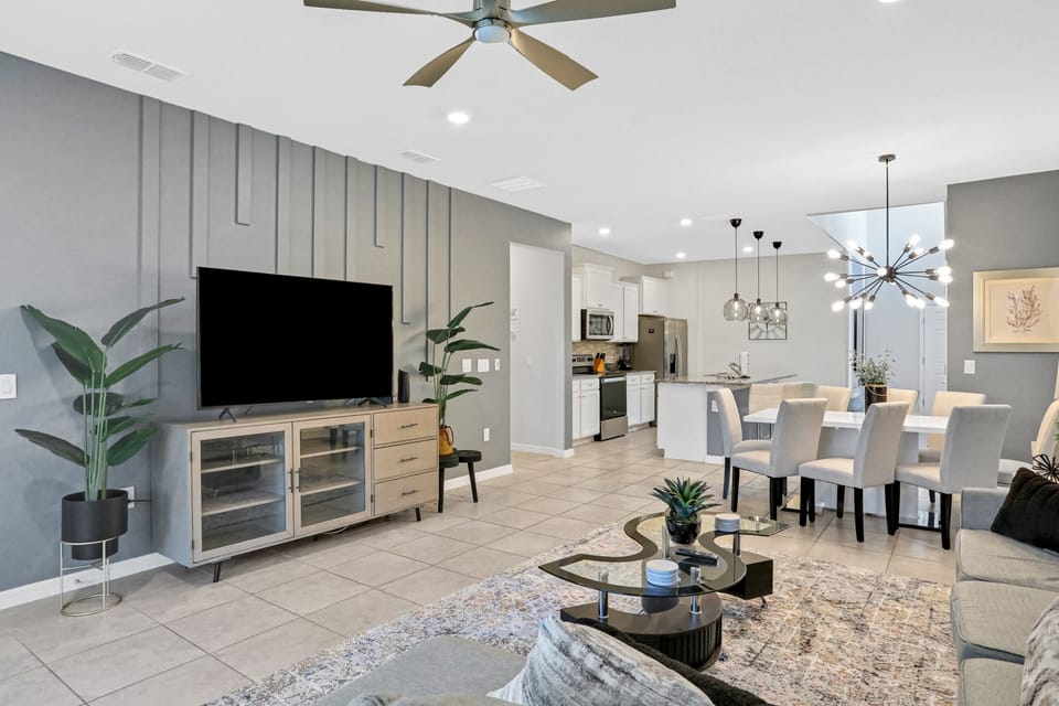 House, Multiple Beds, Pool Access, Pool View (Relax & Play Villa - Windsor Island) | Living area