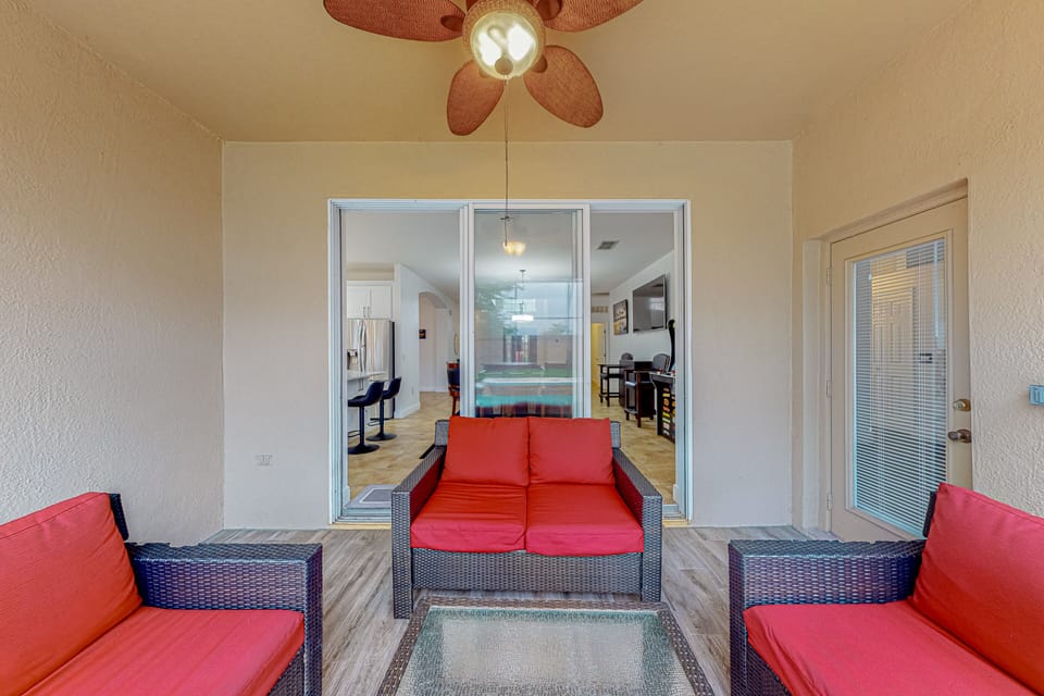 House, Multiple Beds, Pool Access, Pool View (Sunlit Serenity Oasis) | Interior