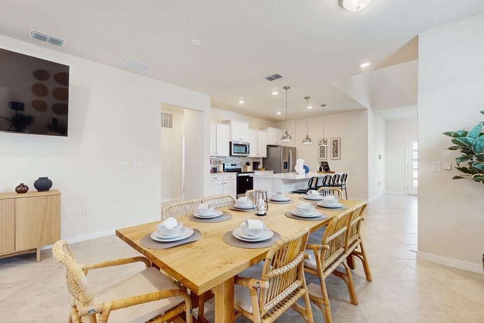 House, Multiple Beds, Pool Access, Pool View (Clermont Family Paradise) | 7 bedrooms, individually decorated, individually furnished, bed sheets
