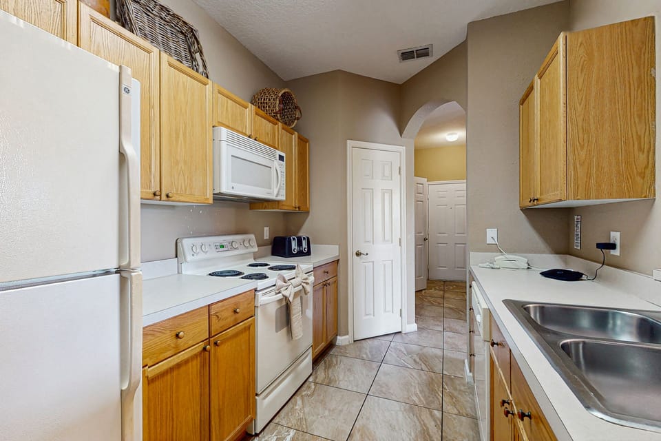 Condo, Multiple Beds, Balcony, Pool View (Silver Dream Retreat) | Private kitchen