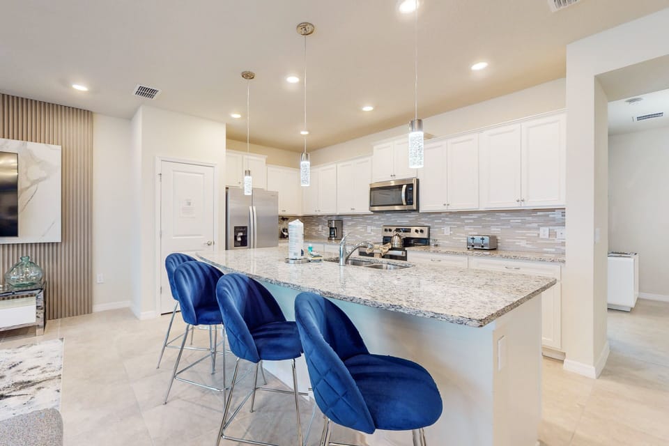 House, Multiple Beds, Pool Access, Pool View (Ballista Home - Windsor Island Resort) | Private kitchen