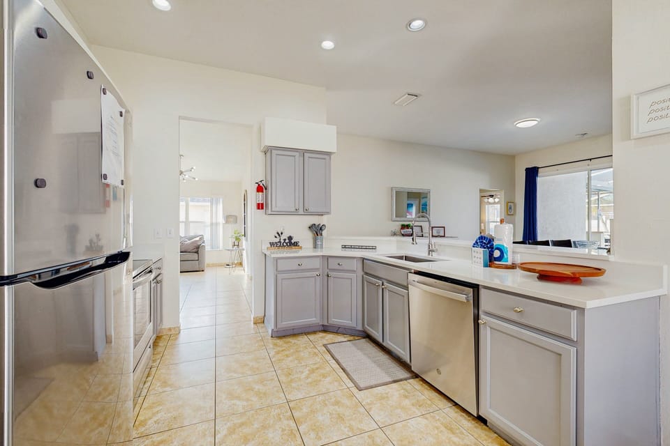House, Multiple Beds, Pool Access, Pool View (Sunshine Villa at Brittany Lane) | Private kitchen