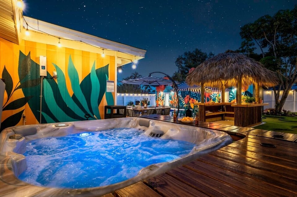 Soak in the hot tub before or after a refreshing dip in the pool—perfect for relaxing mornings, sunset wind-downs, or starlit evenings.