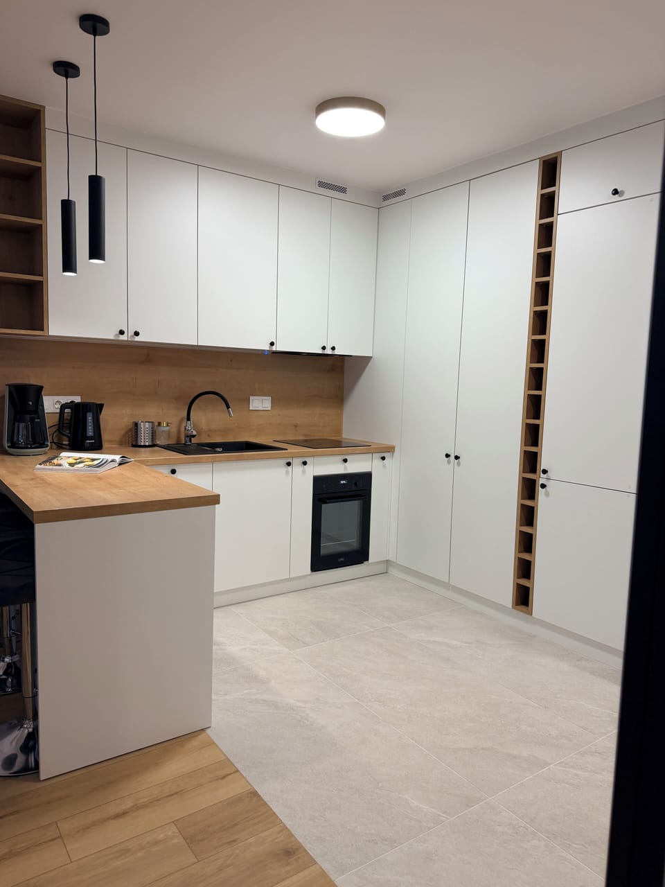 Comfort Apartment, City View | Private kitchen