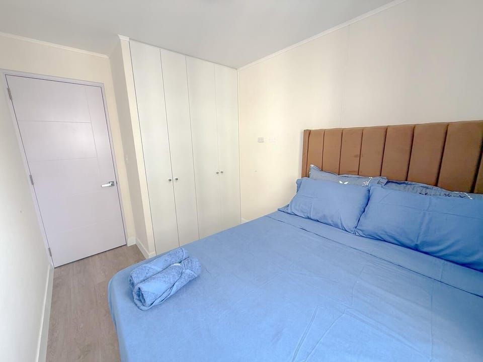 Comfort Apartment, 3 Bedrooms, Non Smoking, Kitchen | Blackout drapes, soundproofing, iron/ironing board, WiFi (free)