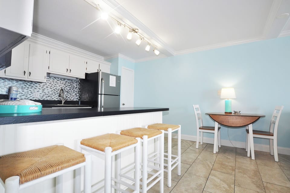 Dining Area - Aqua Villa Resort Unit 404, Okaloosa Island, Fort Walton Beach, Vacation Condos by Sunset Resort Rentals