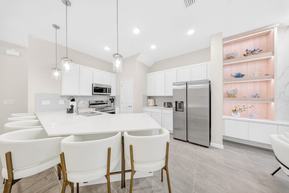 Ideal space for breakfast, dinner, and planning your next adventure.
