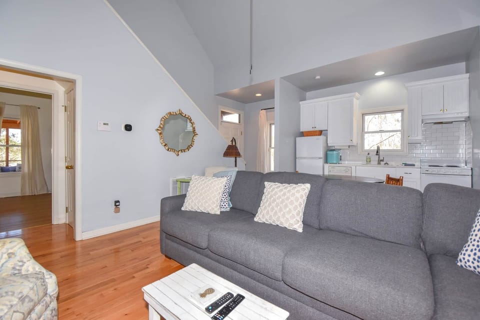 Living Room/Kitchen