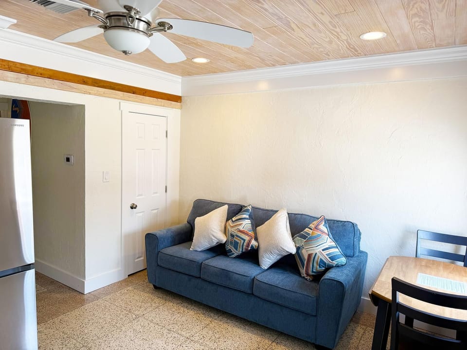 King 1BR – Venice Villas on Golden Beach Sleeps 4 (6985)