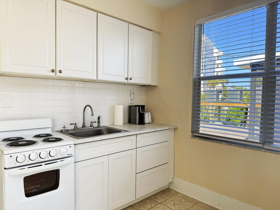 Venice Villas King 1BR – Corner Unit (6738)