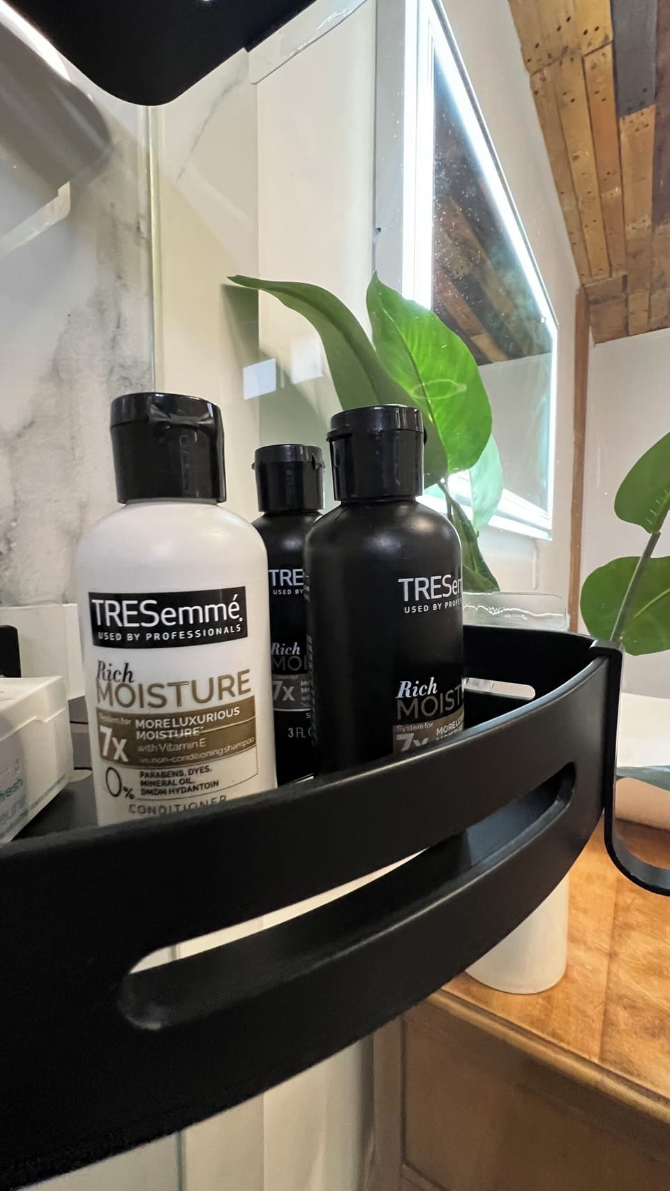 Family Cabin, Garden View | Bathroom | Shower, hair dryer, towels, soap