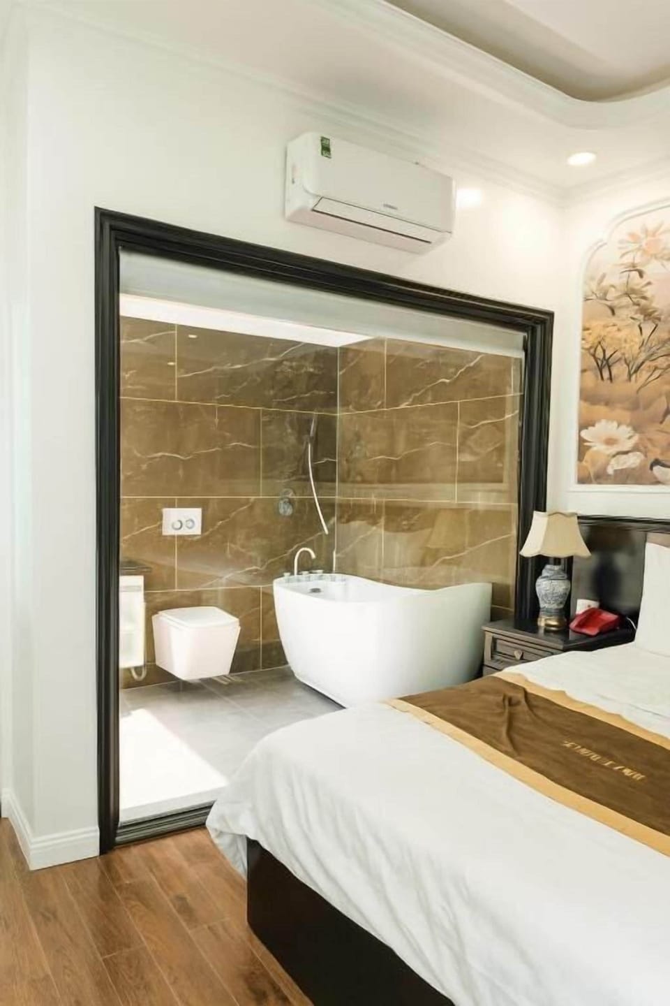 Deluxe Double Room, City View | Bathroom | Slippers, bidet
