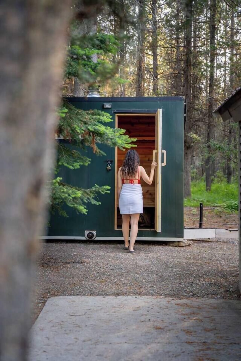 Wood-burning Sauna!