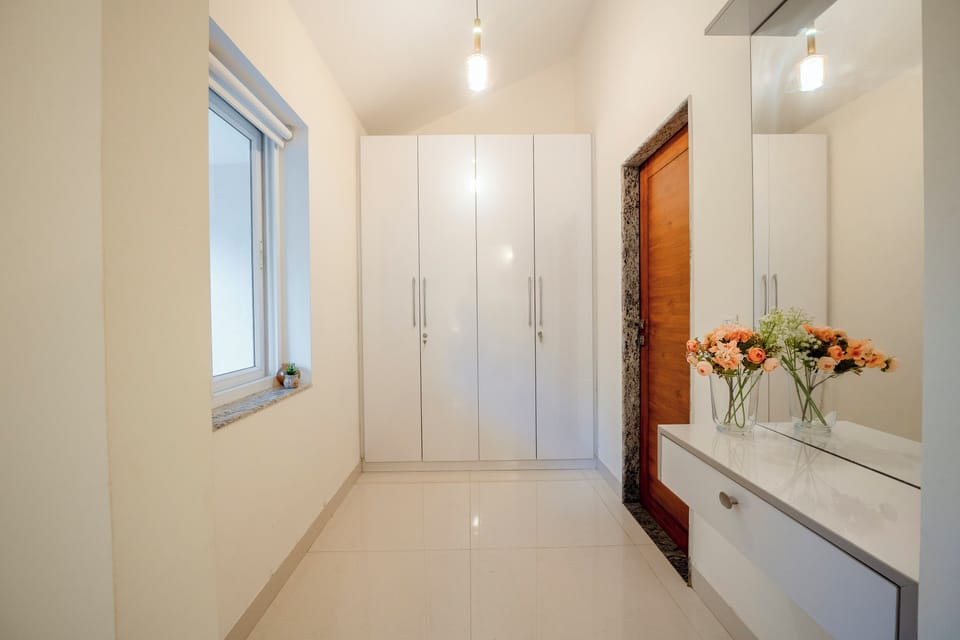 Villa, 4 Bedrooms, Balcony | Interior