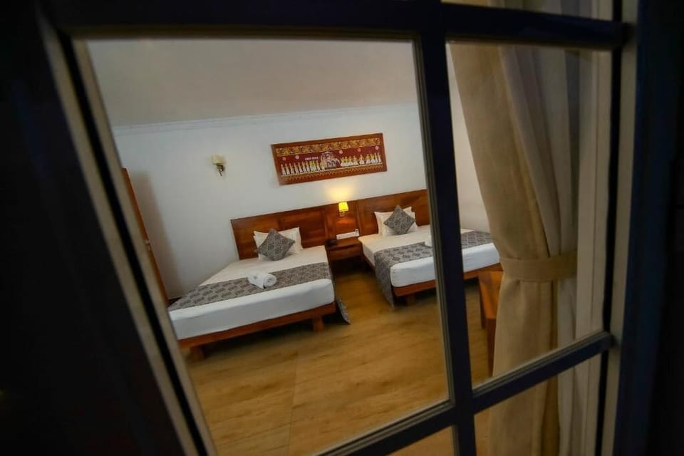 Deluxe Double Room, Balcony | Soundproofing, free WiFi, wheelchair access