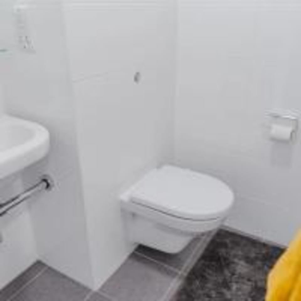 Classic Studio | Bathroom