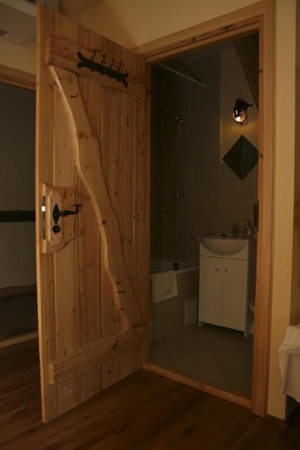 Classic Double Room, Courtyard View | Bathroom