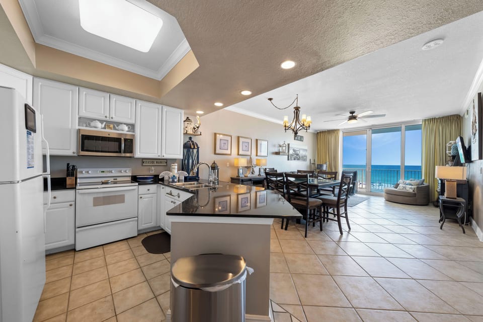 Signature Condo, 2 Bedrooms, Balcony, Beach View | Private kitchen | Fridge, microwave, oven, stovetop