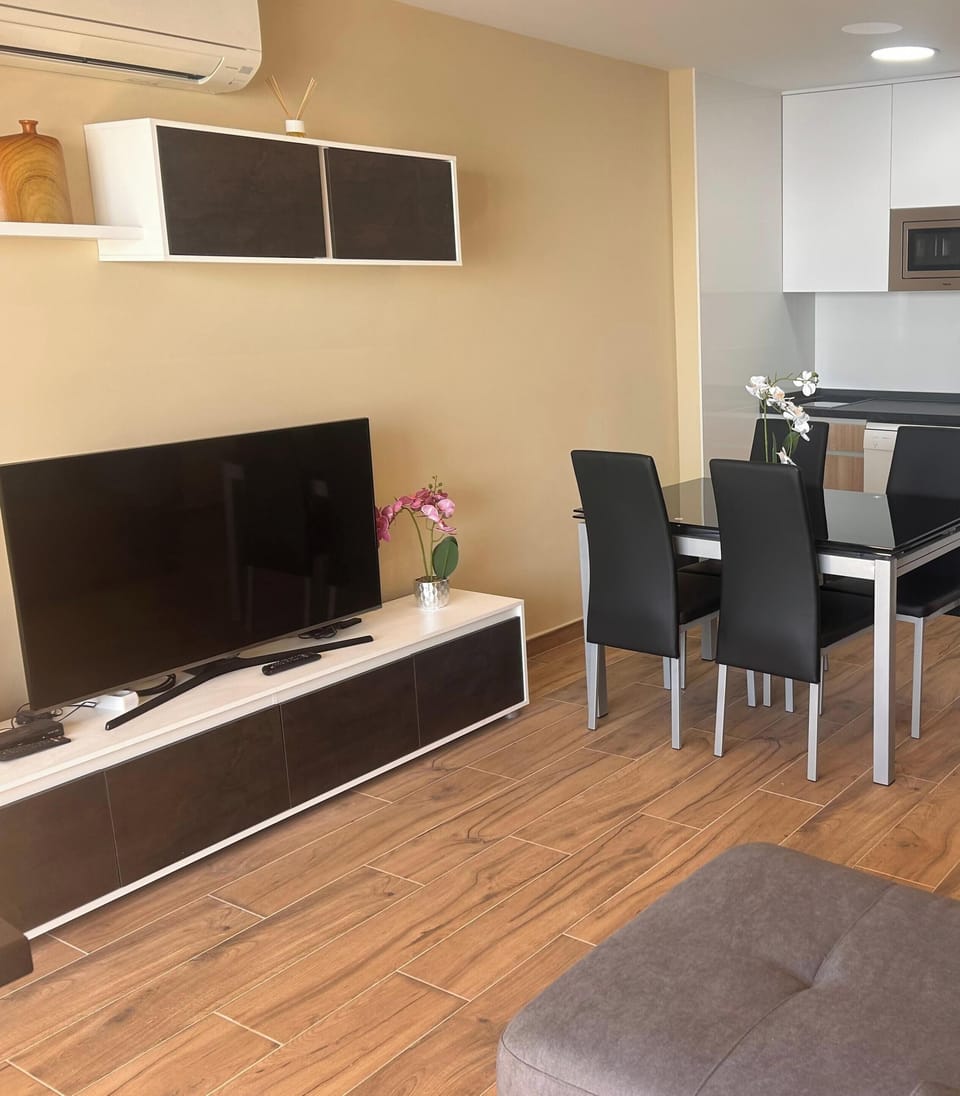 Kitchen or kitchenette,Dining area