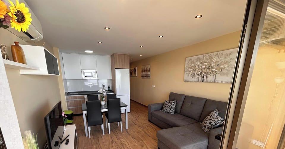 Kitchen or kitchenette,Dining area