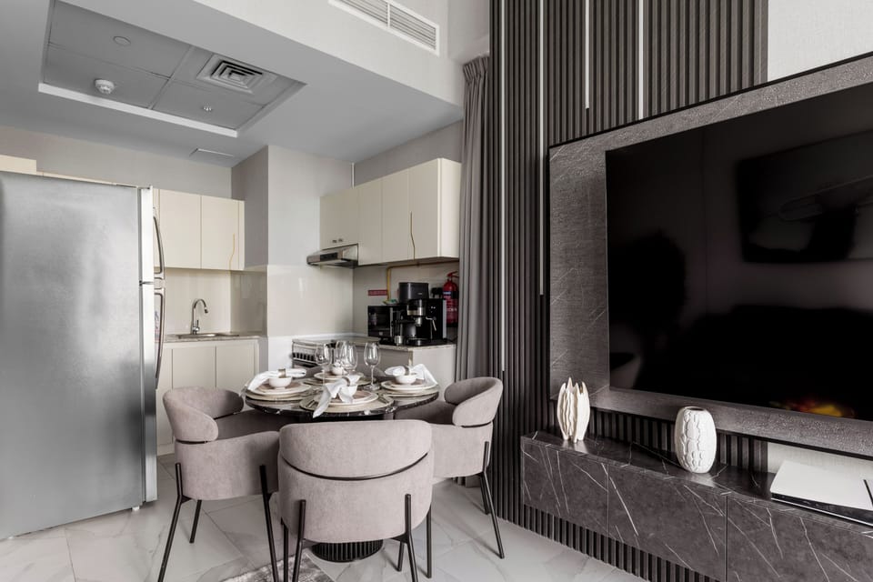 Luxury Apartment, Balcony, Canal View | Private kitchen | Toaster