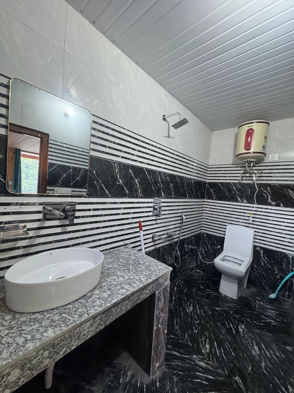 Bidet, towels, soap, shampoo