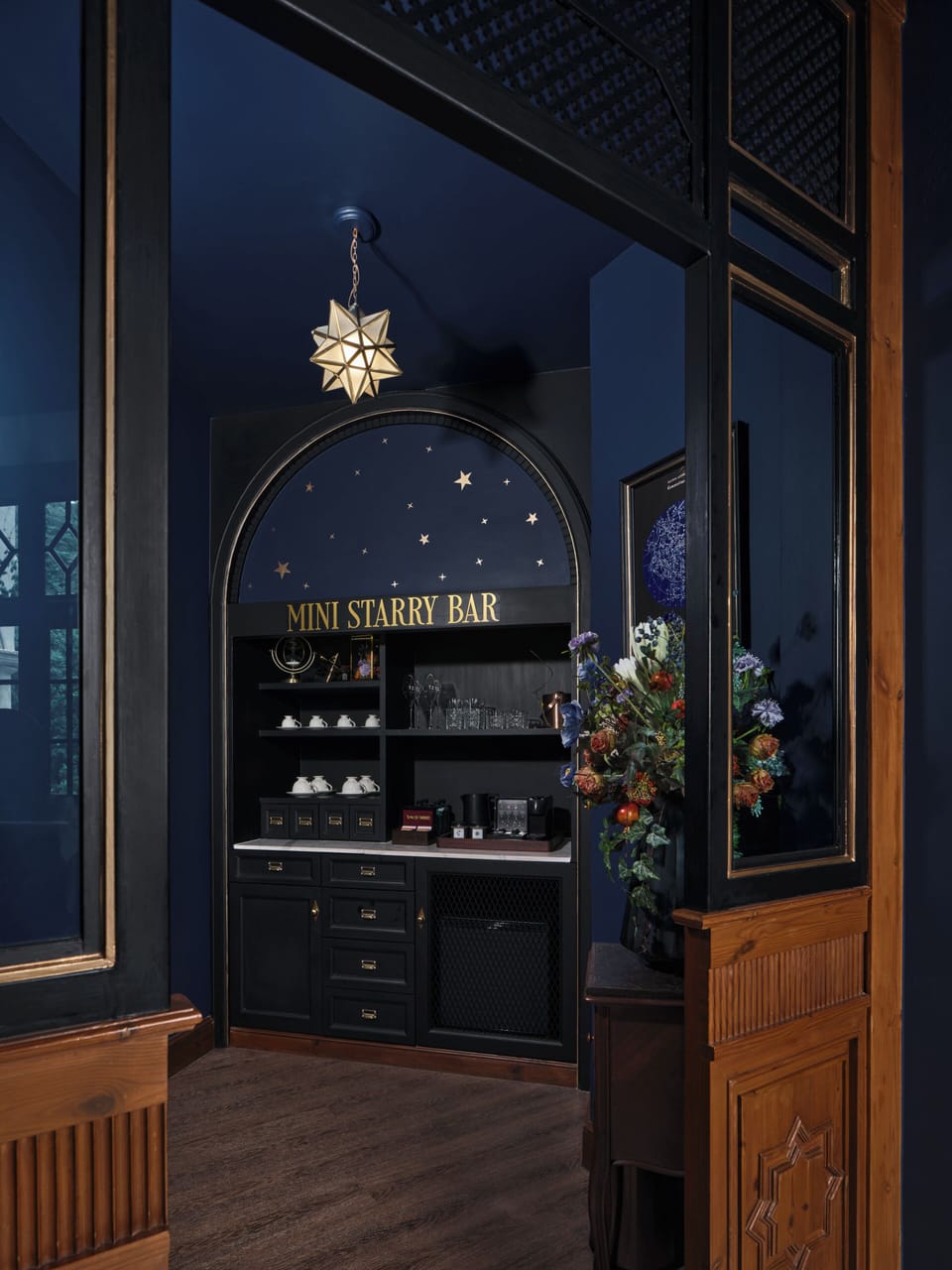 Odyssey To The Stars | In-room safe, desk, blackout drapes, iron/ironing board (on request)