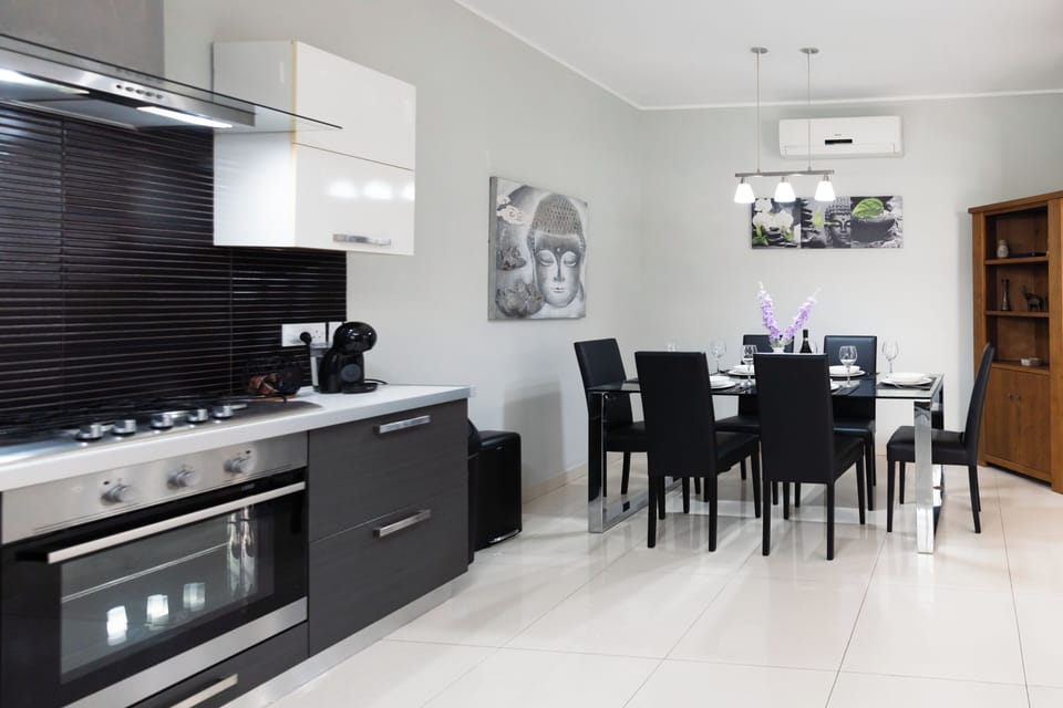 Standard Apartment | Private kitchen | Fridge, microwave, oven, stovetop